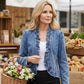 🔥Letzter Tag: 60% Rabatt!⏰👖Damen-Jeansjacke mit Rüschenbesatz und offenem Vorderteil – Leicht und feminin – Vielseitig und schick✨